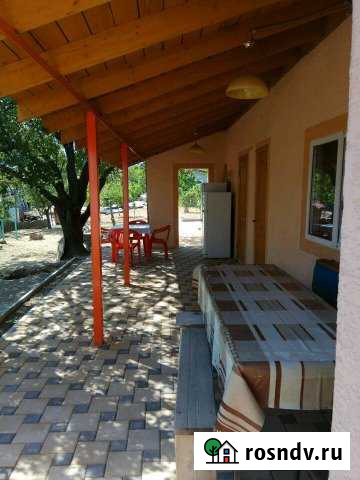 Комната 12 м² в 4-ком. кв., 1/1 эт. в аренду посуточно в Кабардинке Кабардинка - изображение 1