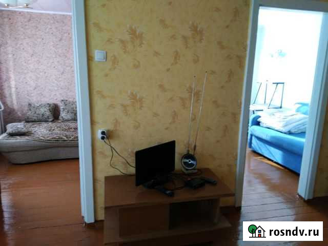 3-комнатная квартира, 46 м², 4/5 эт. в аренду посуточно в Братске Братск - изображение 1