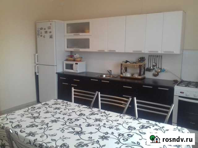 Дом 100 м² на участке 6 сот. в аренду посуточно в Соль-Илецке Соль-Илецк - изображение 1