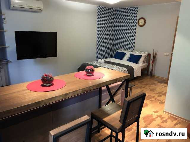 Квартира-студия, 37 м², 1/9 эт. в аренду посуточно в Омске Омск - изображение 1