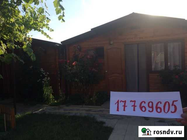 Коттедж 40 м² на участке 5 сот. в аренду посуточно в Витязево Витязево - изображение 1