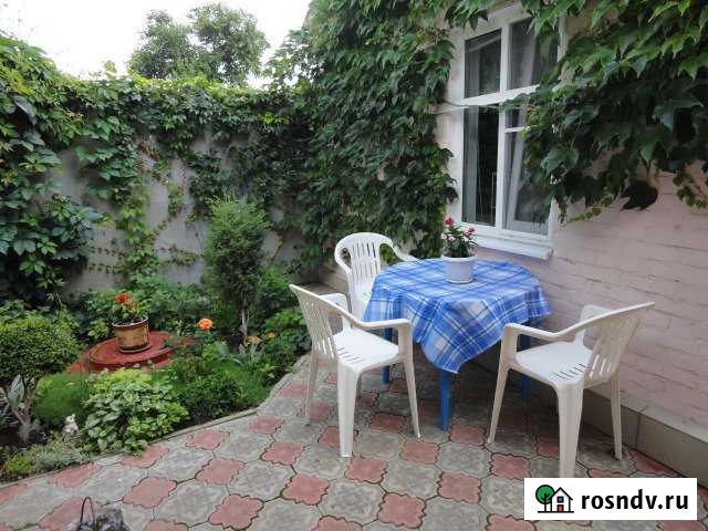 Комната 25 м² в 1-ком. кв., 1/1 эт. в аренду посуточно в Ейске Ейск - изображение 1