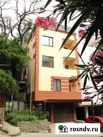 3-комнатная квартира, 65 м², 2/5 эт. в аренду посуточно в Ялте Ялта - изображение 1