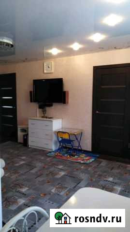 3-комнатная квартира, 42 м², 2/5 эт. в аренду посуточно в Яровом Яровое - изображение 1