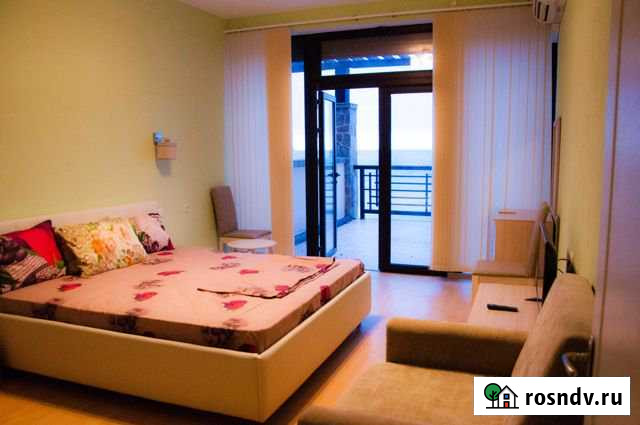 Коттедж 73 м² на участке 1 сот. в аренду посуточно в Ялте Ялта - изображение 1