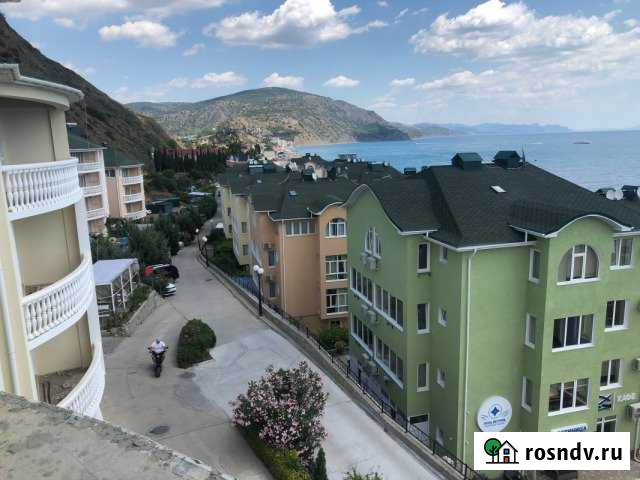 Дом 660 м² на участке 4 сот. на продажу в Алуште Алушта - изображение 1