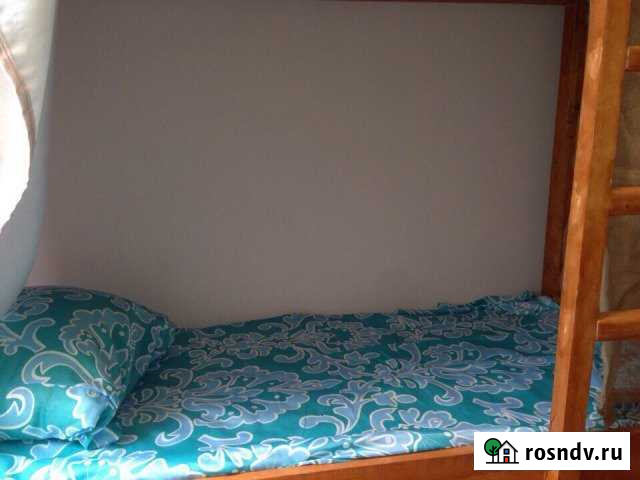 Комната 60 м² в 2-ком. кв., 1/3 эт. в аренду посуточно в Севастополе Севастополь - изображение 1