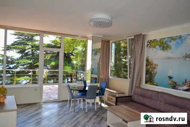 3-комнатная квартира, 60 м², 3/3 эт. в аренду посуточно в Гаспре Гаспра - изображение 1