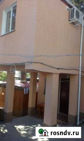 Коттедж 45 м² на участке 1 сот. в аренду посуточно в Алупке Алупка - изображение 1