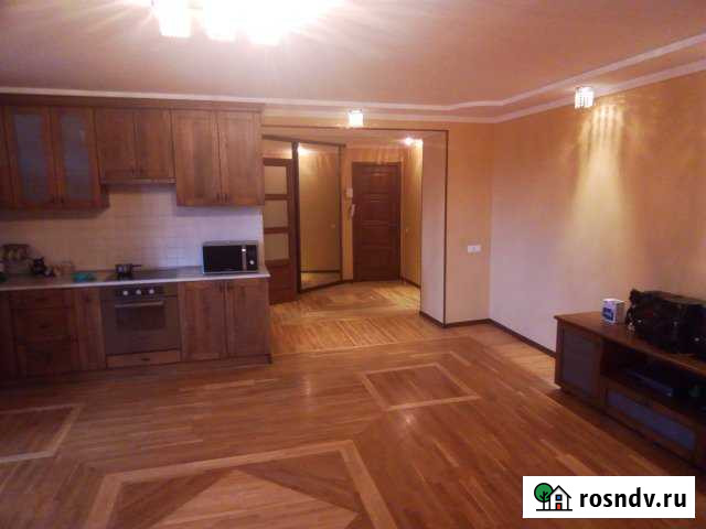 3-комнатная квартира, 90 м², 5/9 эт. в аренду на длительный срок в Великих Луках Великие Луки - изображение 1