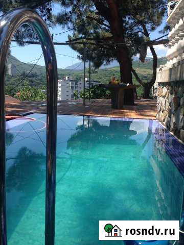 Дом 50 м² на участке 10 сот. в аренду на длительный срок в Алуште Алушта - изображение 1