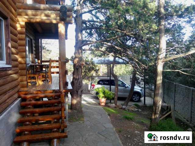 Дом 100 м² на участке 6 сот. в аренду посуточно в Гаспре Гаспра - изображение 1