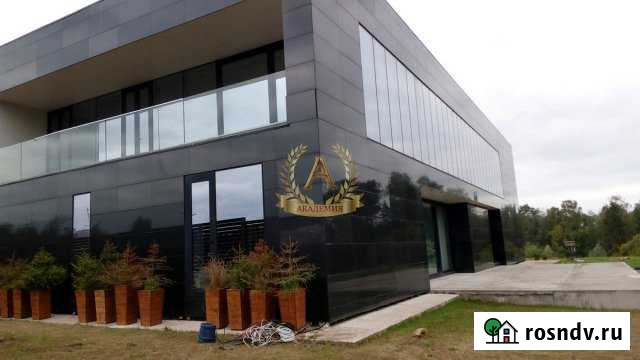 Коттедж 1400 м² на участке 120 сот. в аренду посуточно в Некрасовском Московской области Некрасовский - изображение 1