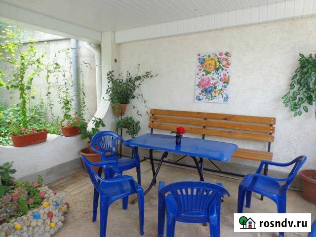 Комната 14 м² в 4-ком. кв., 1/1 эт. в аренду посуточно в Евпатории Евпатория - изображение 1