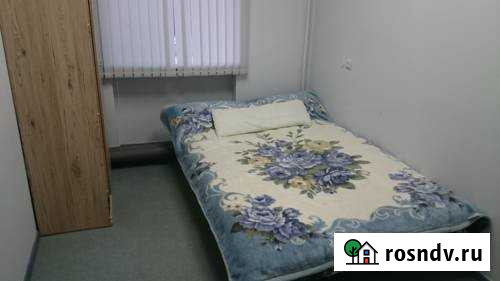 Комната 20 м² в 5-ком. кв., 1/5 эт. в аренду посуточно в Хабаровске Хабаровск - изображение 1