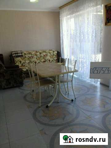 3-комнатная квартира, 80 м², 1/2 эт. в аренду посуточно в Голубицкой Голубицкая - изображение 1