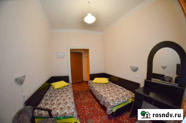 Комната 14 м² в 1-ком. кв., 2/2 эт. в аренду посуточно в Глазове Глазов - изображение 1