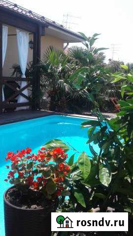 Коттедж 20 м² на участке 1 сот. в аренду посуточно в Сочи Сочи - изображение 1