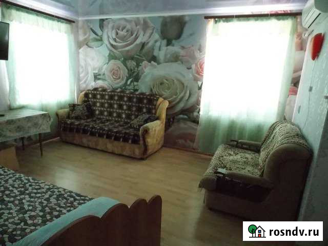 2-комнатная квартира, 45 м², 1/2 эт. в аренду посуточно в Вольске Вольск - изображение 1