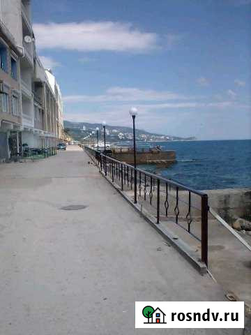 Комната 20 м² в 2-ком. кв., 2/4 эт. в аренду посуточно в Алупке Алупка - изображение 1