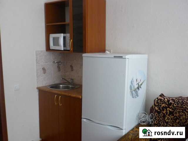 Комната 12 м² в 1-ком. кв., 1/5 эт. в аренду посуточно в Яровом Яровое - изображение 1