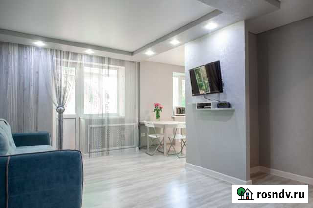 2-комнатная квартира, 42 м², 2/4 эт. в аренду посуточно в Шахтах Шахты - изображение 1