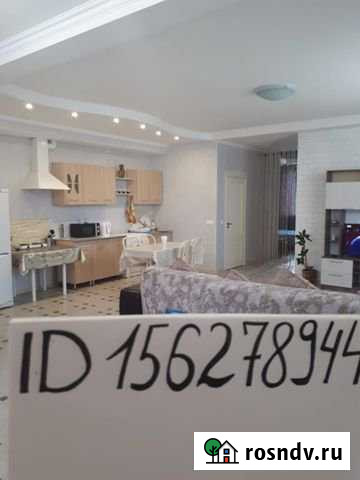 Дом 200 м² на участке 10 сот. в аренду посуточно в Витязево Витязево - изображение 1