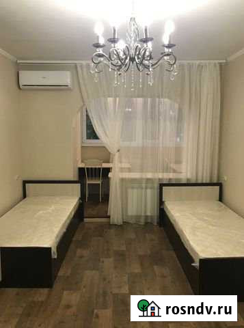 Комната 22 м² в 2-ком. кв., 1/9 эт. в аренду на длительный срок в Астрахани Астрахань - изображение 1