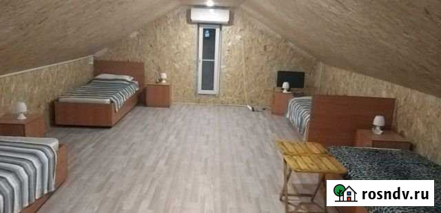 Комната 70 м² в 2-ком. кв., 2/2 эт. в аренду посуточно в Ейске Ейск - изображение 1