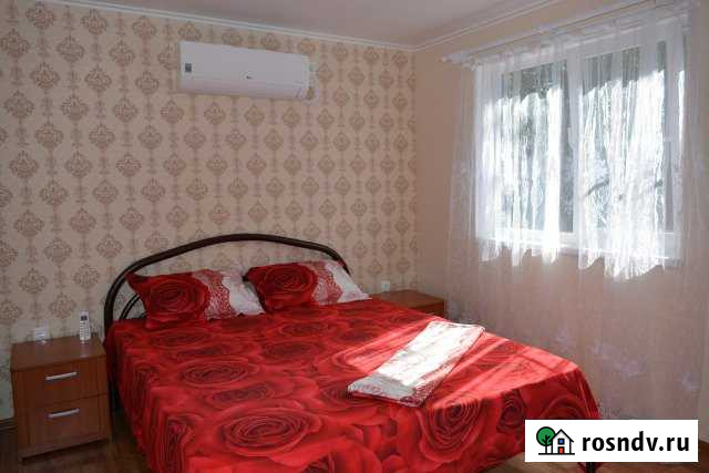 Комната 27 м² в 2-ком. кв., 1/1 эт. в аренду посуточно в Кабардинке Кабардинка - изображение 1