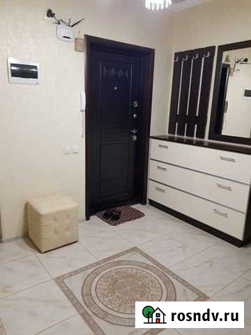 3-комнатная квартира, 75 м², 1/9 эт. в аренду на длительный срок в Астрахани Астрахань - изображение 1