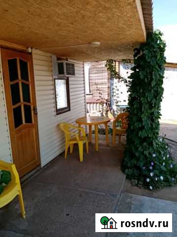 Дом 40 м² на участке 4 сот. в аренду посуточно в Тамбовке Астраханской области Тамбовка - изображение 1