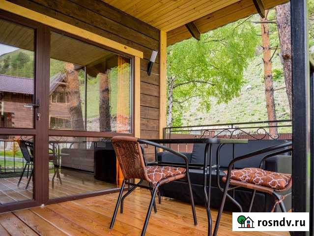 Коттедж 35 м² на участке 20 сот. в аренду посуточно в Горно-Алтайске Горно-Алтайск - изображение 1